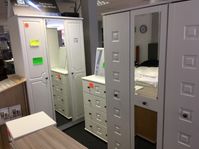 mirrored wardrobes